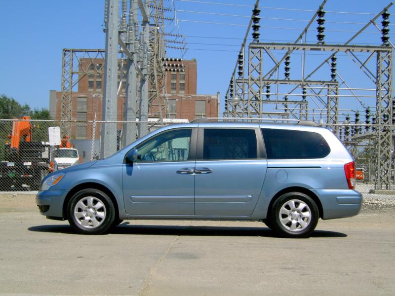2007 Hyundai Entourage