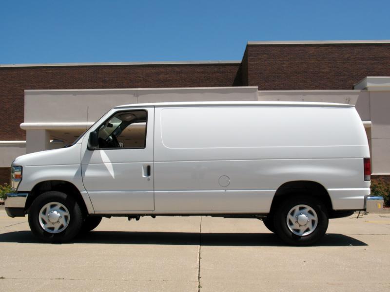 2000 Ford E-250