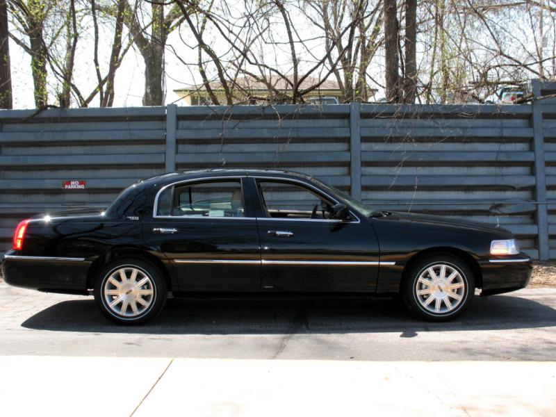 2010 Lincoln Town Car