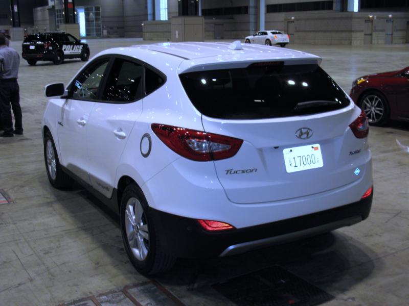 Compact Efficiency 2015 Hyundai Tucson Fuel Cell crossover The